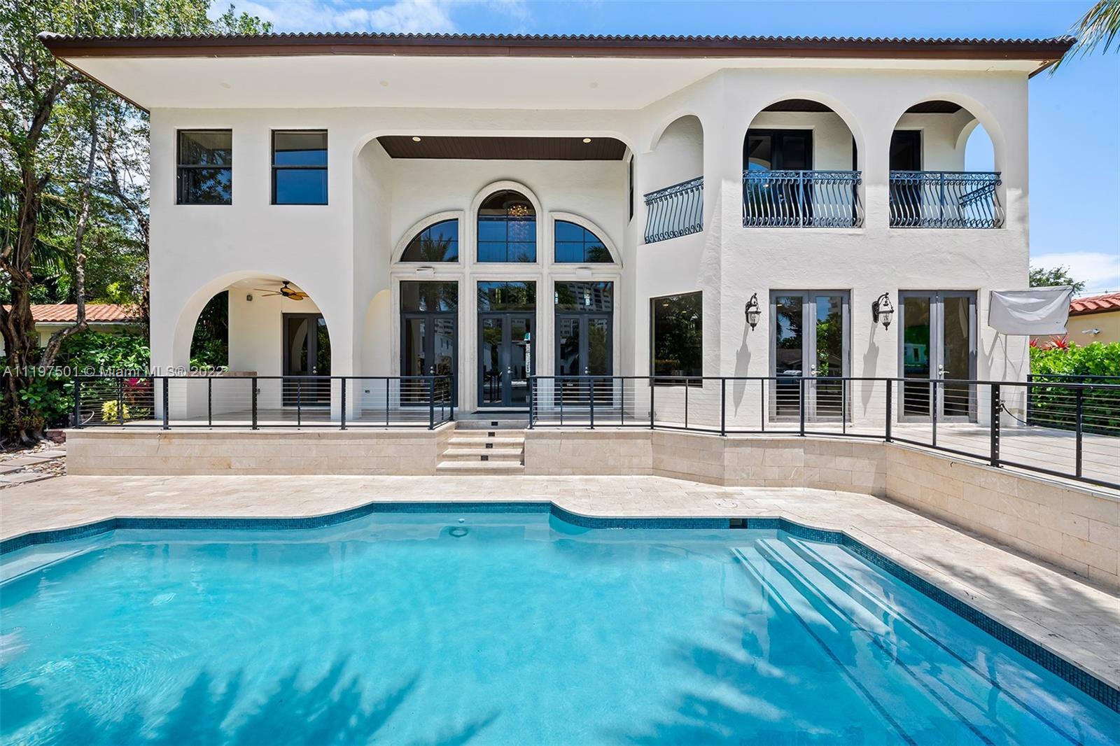 SEVEN ISLES - LAS OLAS - Residential