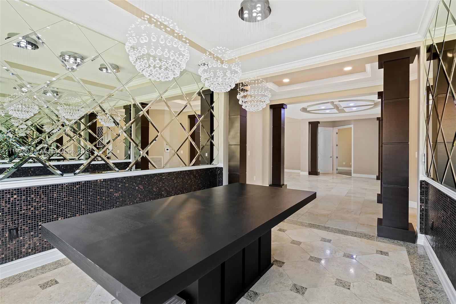 SEVEN ISLES - LAS OLAS - Residential