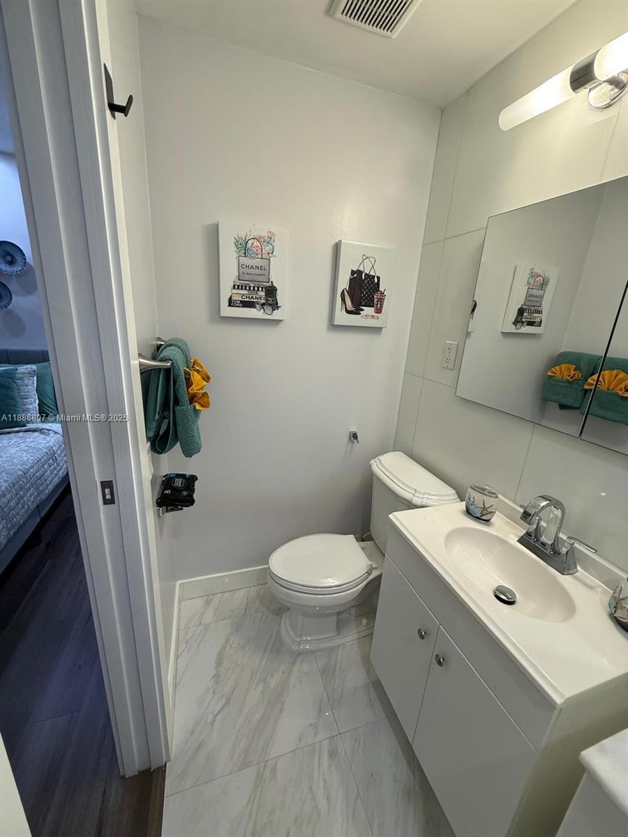 73 NW 30th St 1