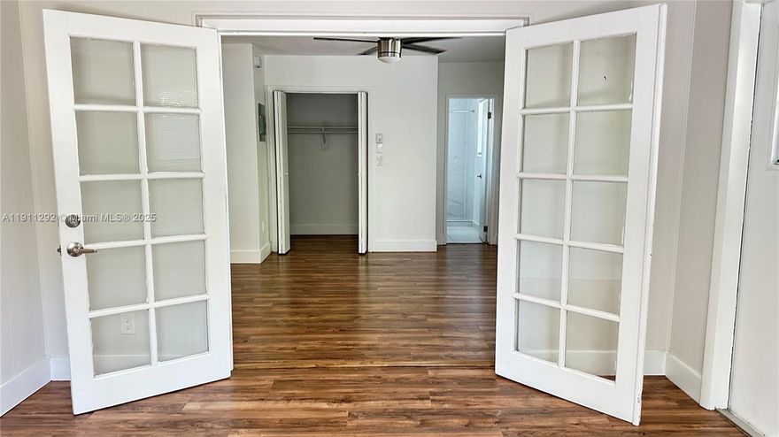 Stunning 4-Bed, 3-Bath Home Near Oakland Park & Downtown Fort Lauderdale
This beautifully updated 4-bedroom, 3-bathroom home is move-in ready and located in a highly desirable area just minutes from Oakland Park and downtown Fort Lauderdale. With a bright, open-concept layout, it offers the perfect blend of style and functionality. Modern Kitchen: Equipped with sleek stainless steel appliances
Elegant Bathrooms: Thoughtfully designed with contemporary finishes. 
Spacious Backyard: Ideal for outdoor entertaining or relaxation.
Prime Location,Close to dining, shopping, and entertainment in downtown Fort Lauderdale.
Don't miss the opportunity to make this your dream home. Schedule a showing today!