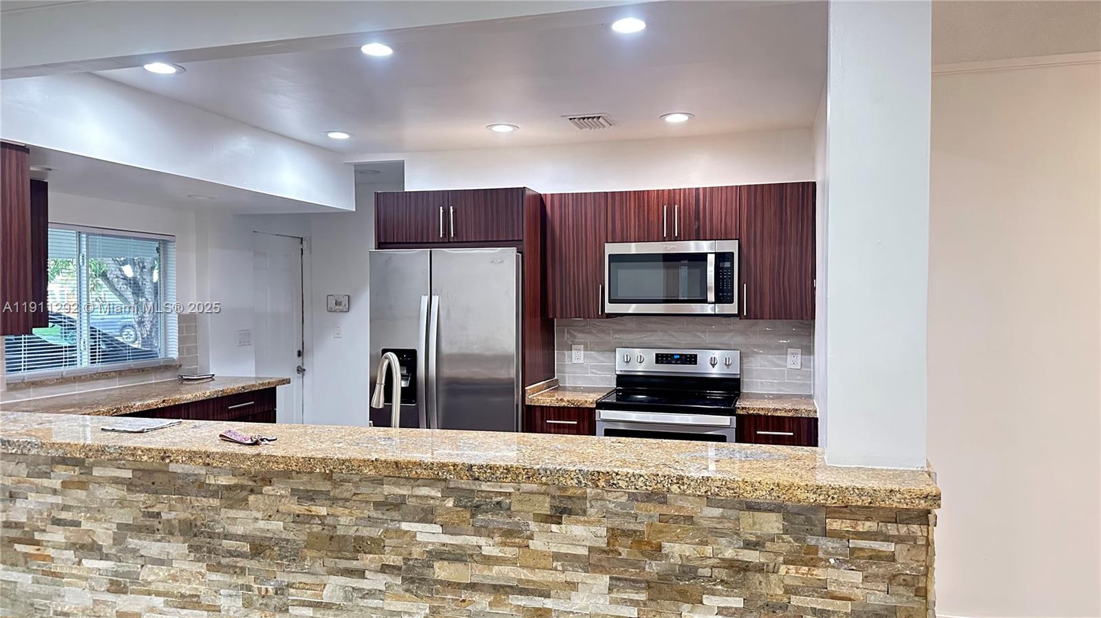 CORAL HEIGHTS SEC 2 - Residential Lease