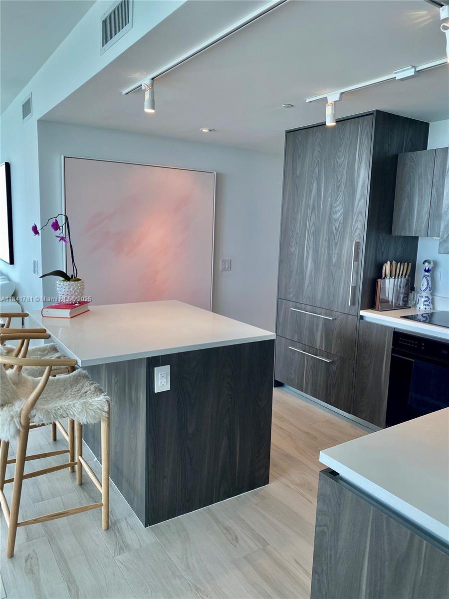 ONE PARAISO CONDO - Residential