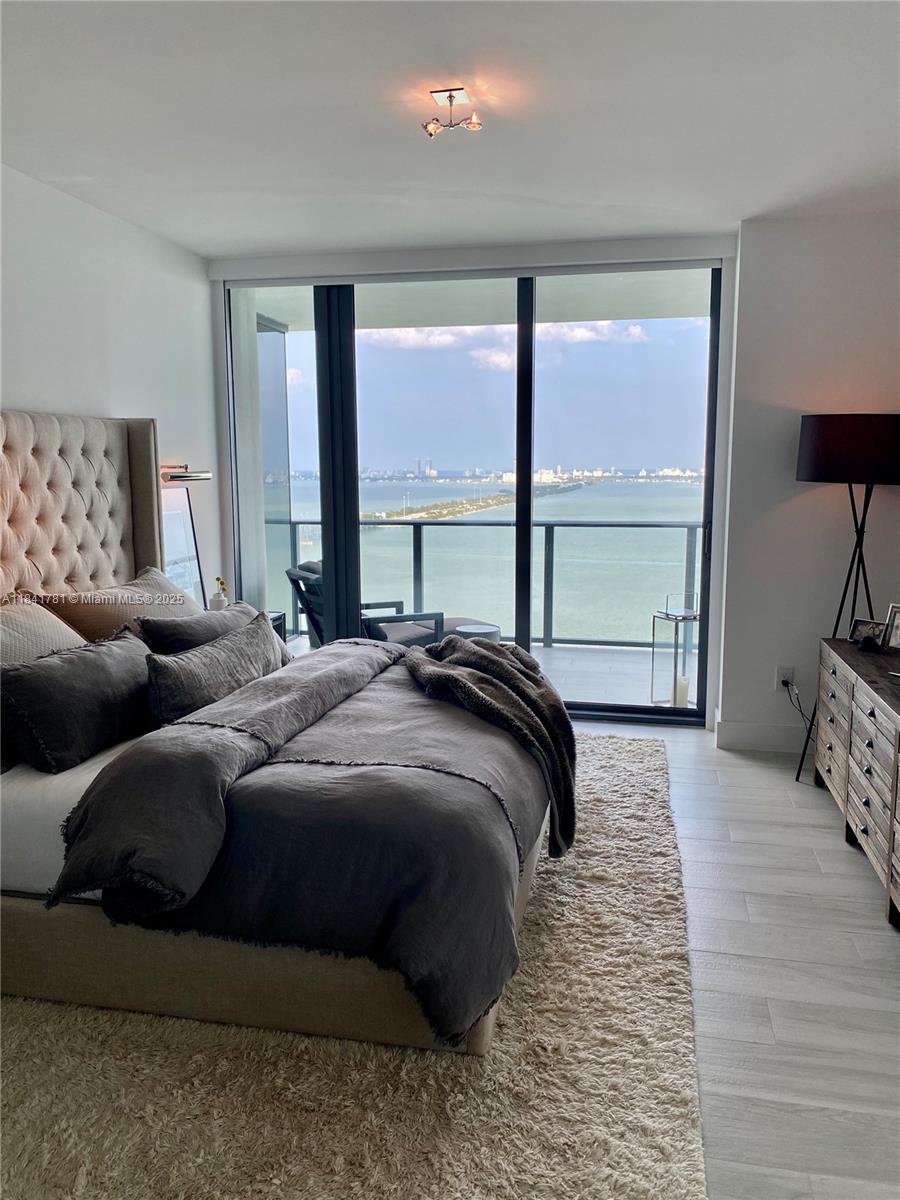 ONE PARAISO CONDO - Residential