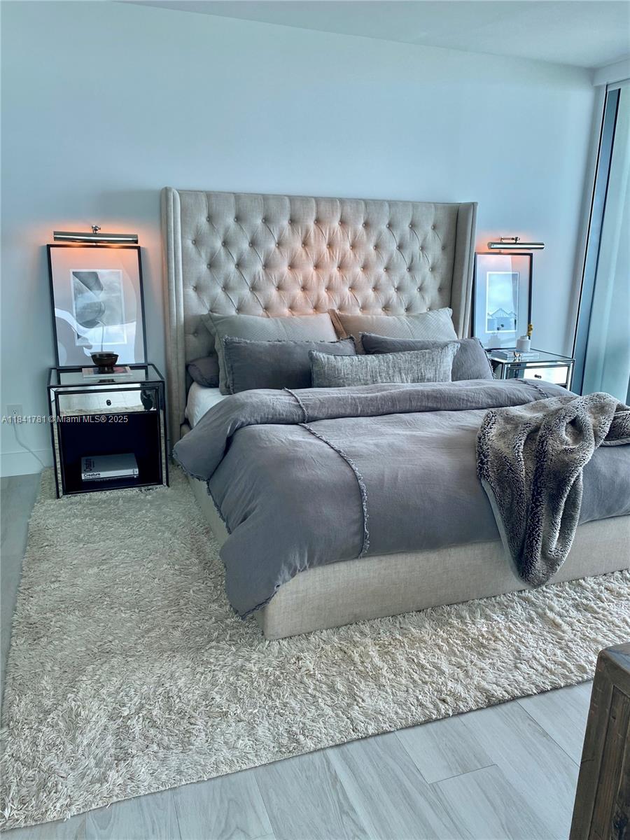 ONE PARAISO CONDO - Residential