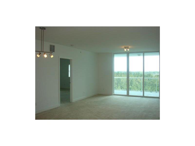 THE OAKS I CONDO - Residential Lease