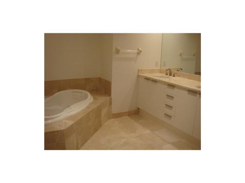 THE OAKS I CONDO - Residential Lease