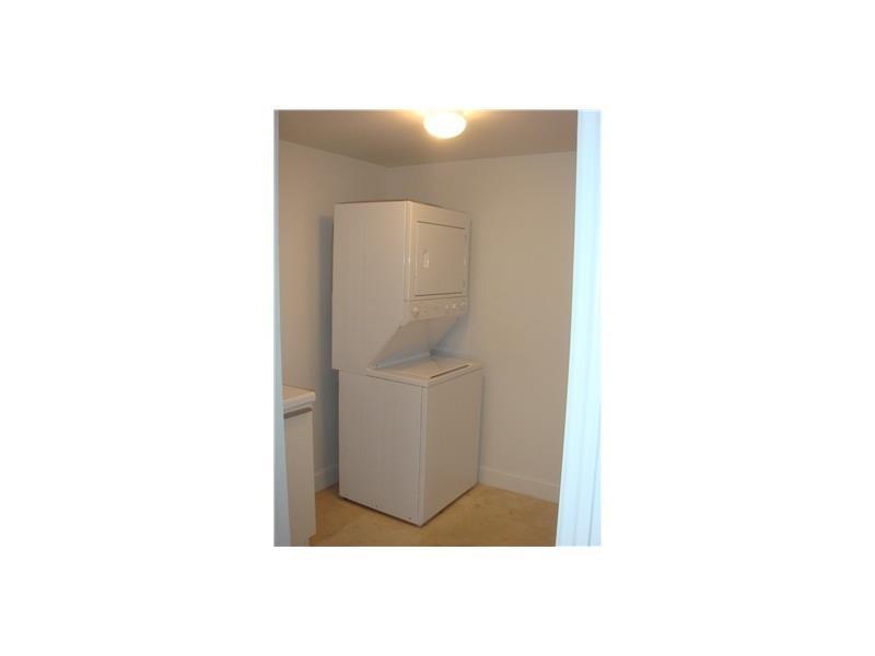 THE OAKS I CONDO - Residential Lease