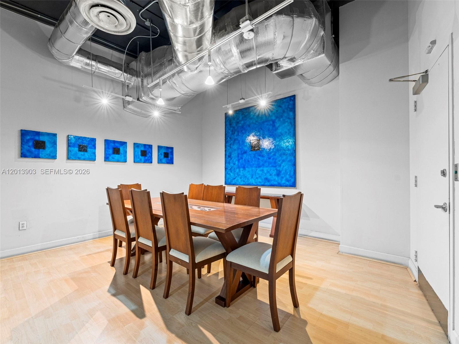 NEO CONDO - Residential