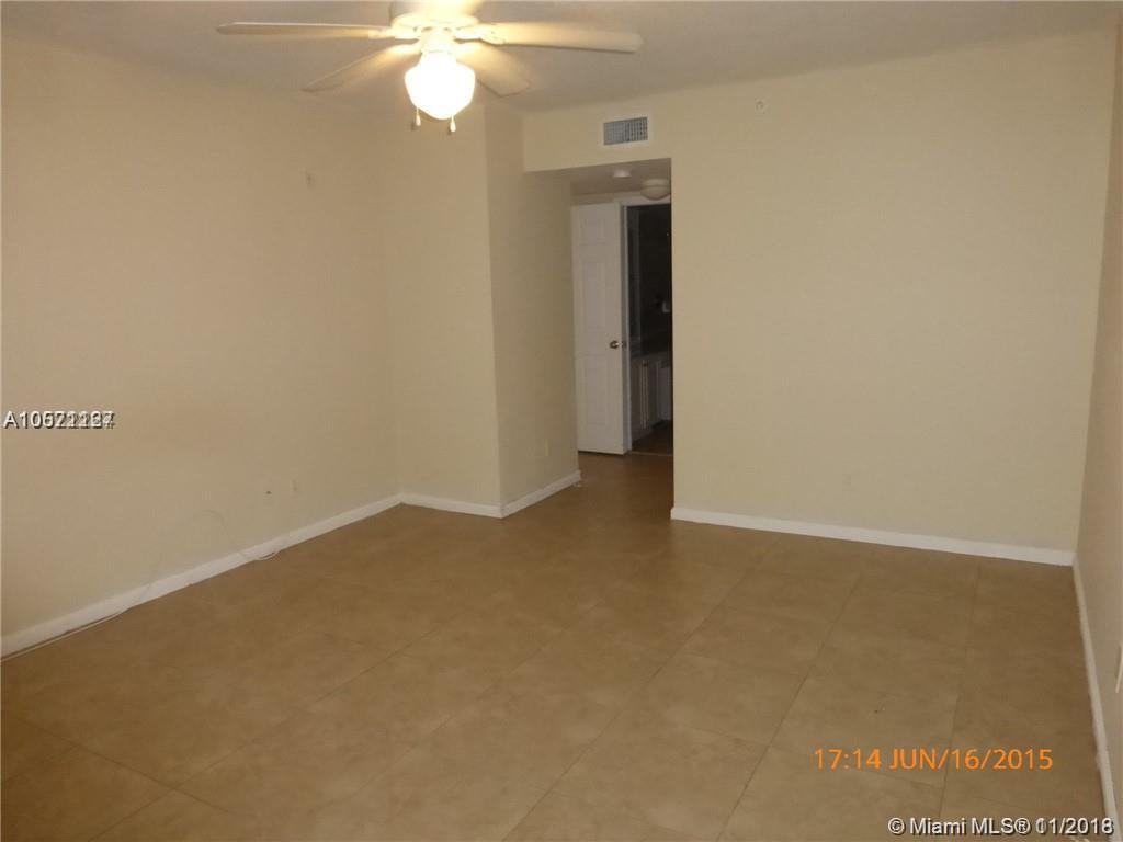 SHERIDAN BEACH CLUB NO 3 - Residential Lease