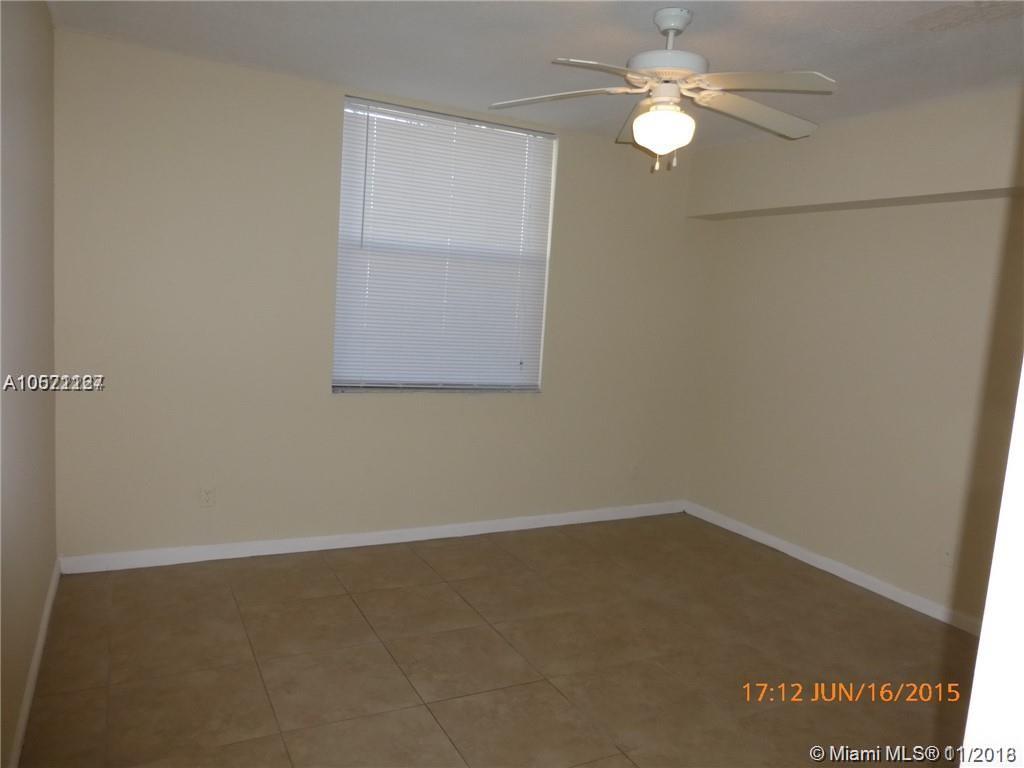 SHERIDAN BEACH CLUB NO 3 - Residential Lease