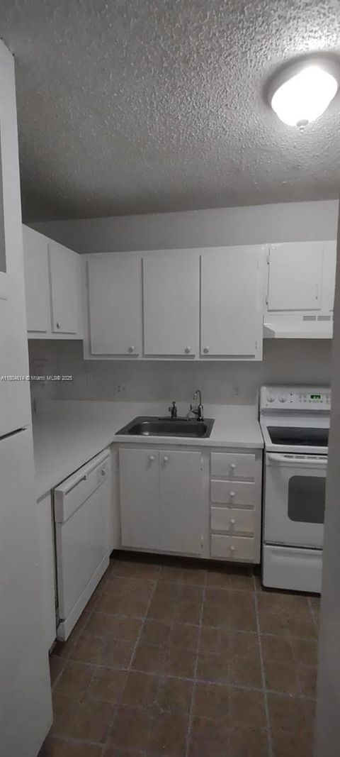 4007 N University Dr 210 Sunrise FL 33351