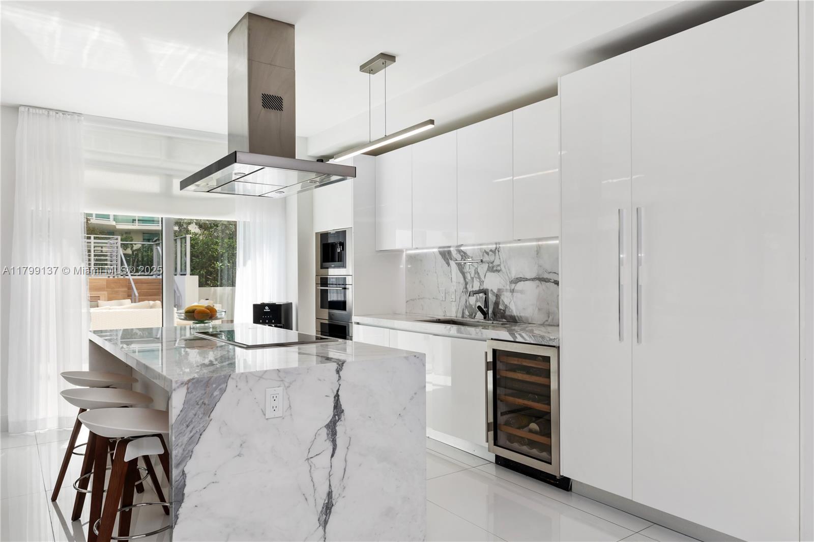 300 Sunny Isles Blvd 4-501 - LANAI