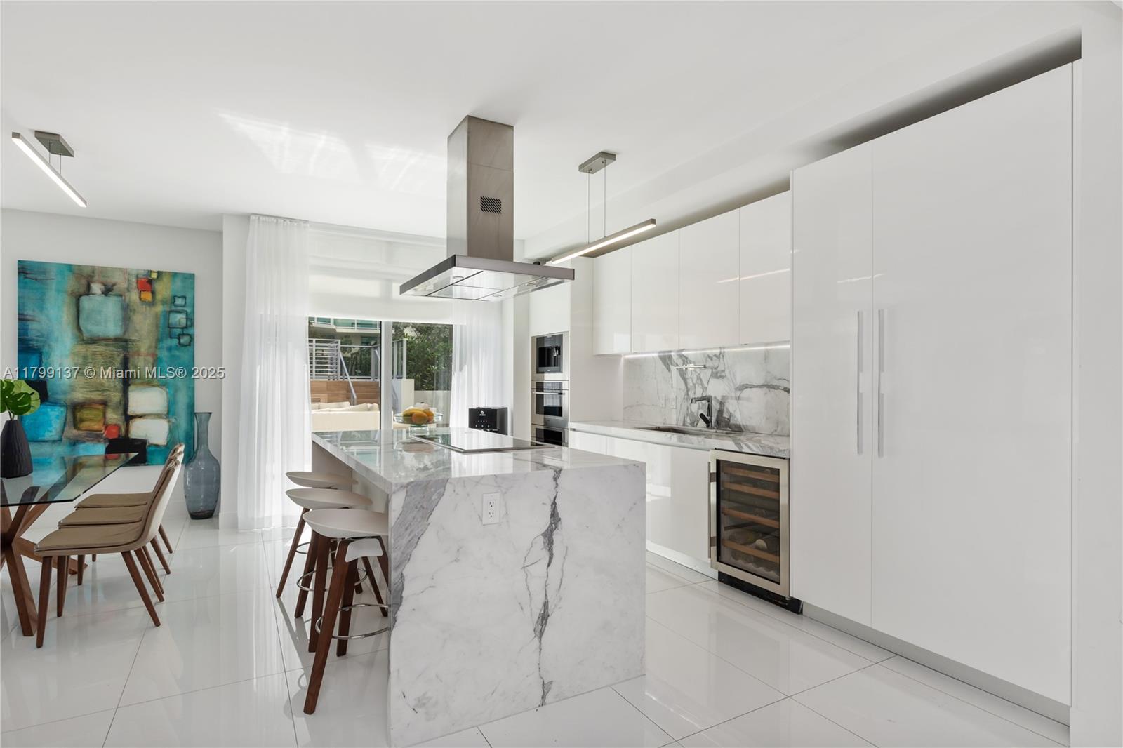 300 Sunny Isles Blvd 4-501 - LANAI