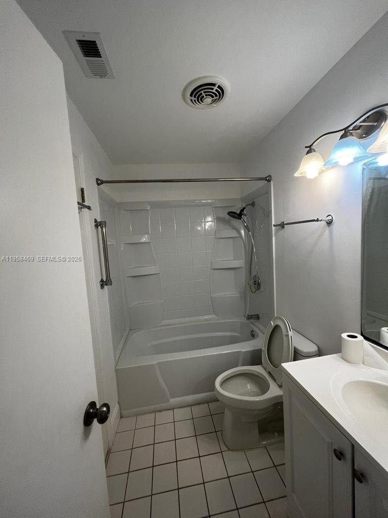 STERLING VILLAGES OF PALM - Residential Lease