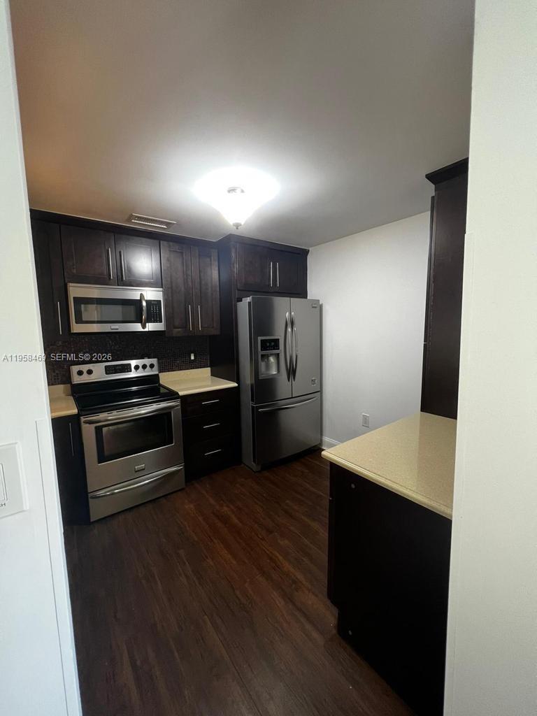 STERLING VILLAGES OF PALM - Residential Lease