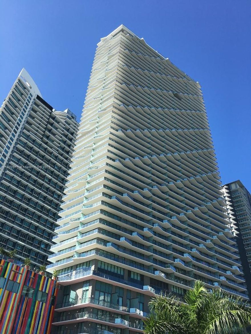 Enjoy stunning skyline and bay views from the 20h floor of SLS Brickell.
This spacious 3 bed / 2.5 bath residence features floor-to-ceiling windows, sleek tile floors, an open kitchen with Italian cabinetry and Bosch appliances, and a large balcony perfect for relaxing or entertaining. Primary suite with walk-in closet and spa-like bath. World-class amenities include rooftop pool, full-service spa, fitness center, theater room, hotel services, and fine dining. Located in the heart of Brickell