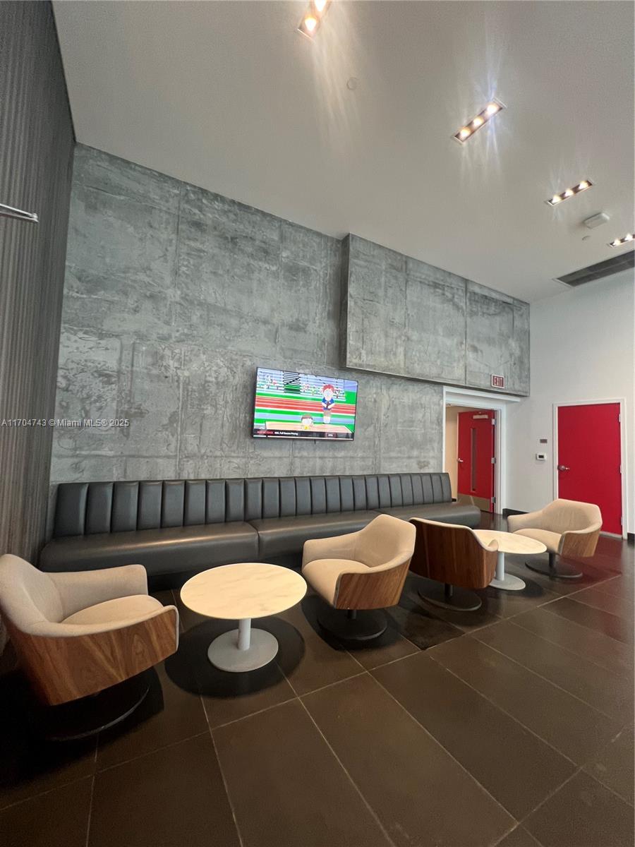 CANVAS CONDO - Residential