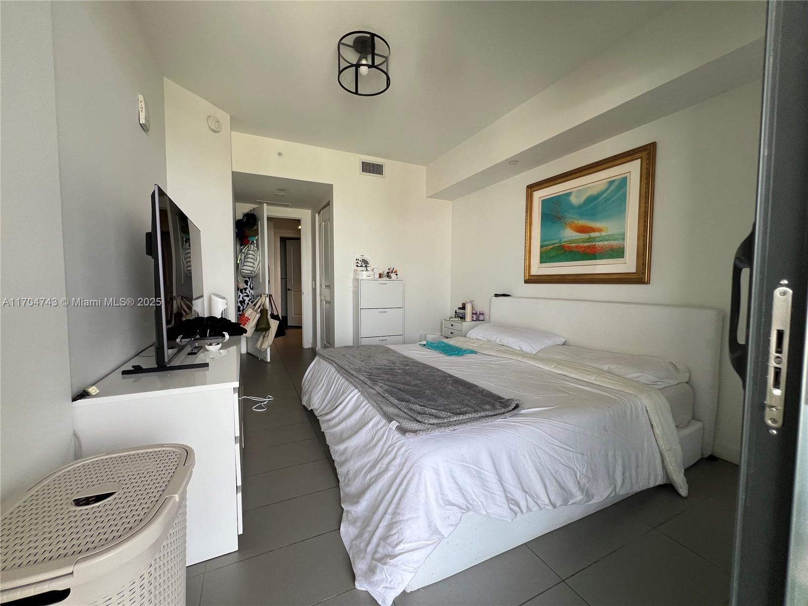 CANVAS CONDO - Residential