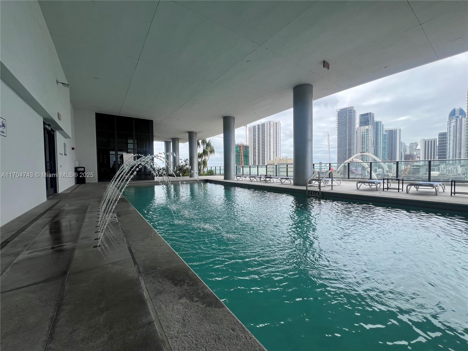 CANVAS CONDO - Residential