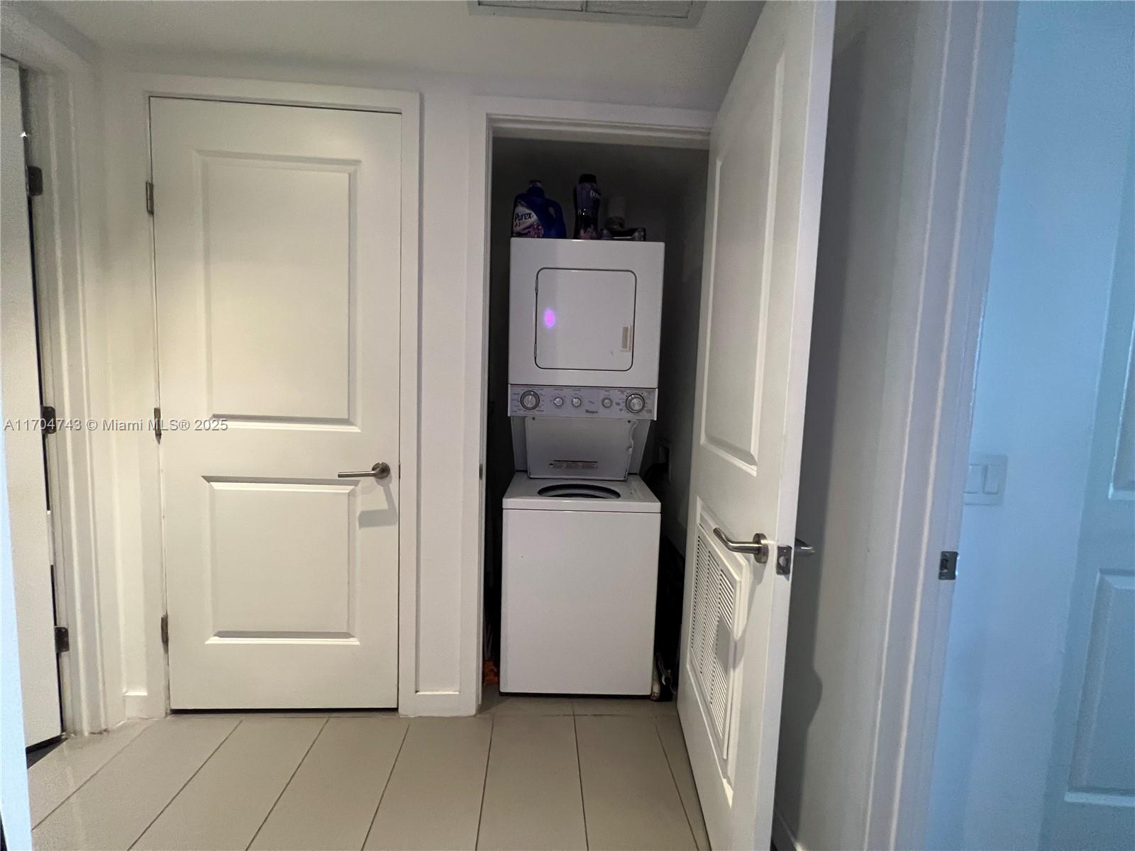 CANVAS CONDO - Residential