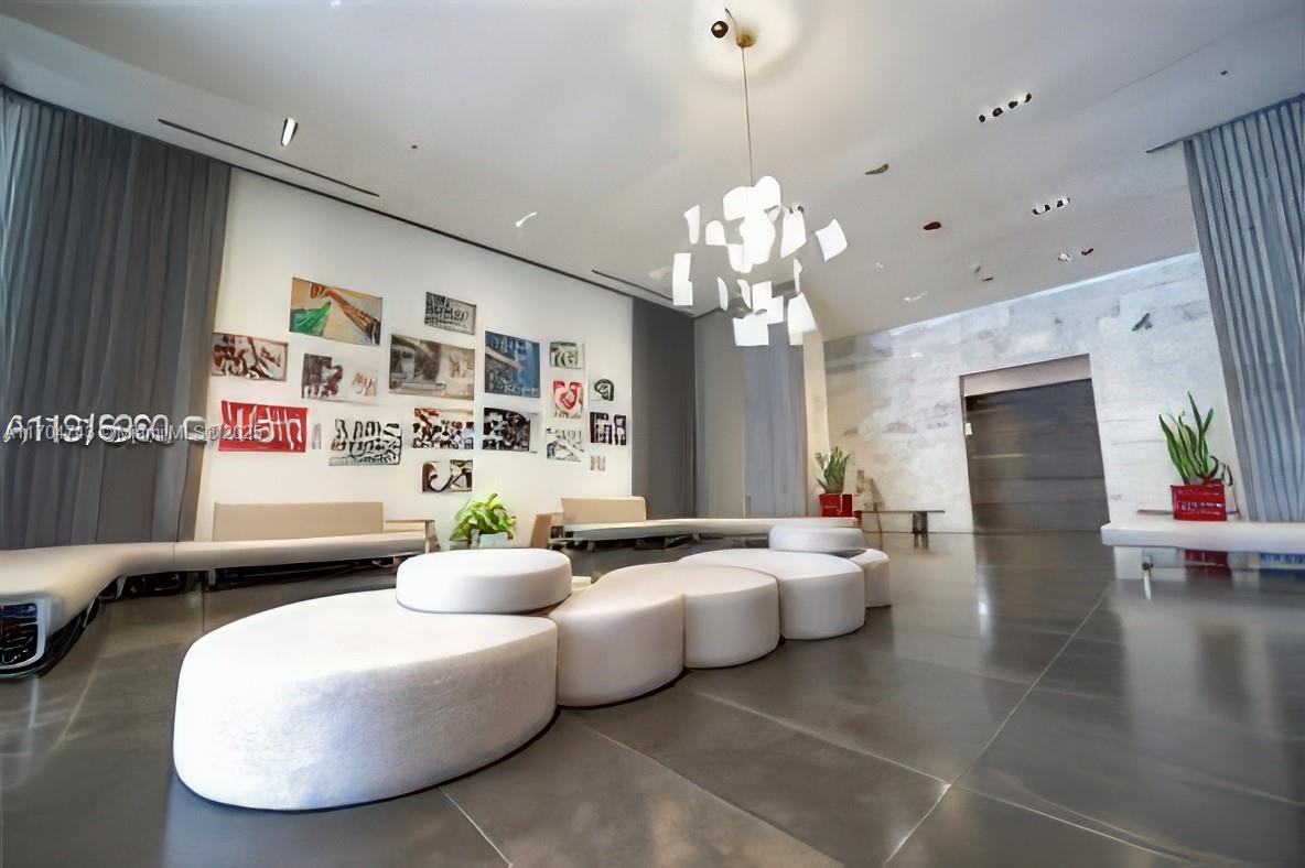 CANVAS CONDO - Residential