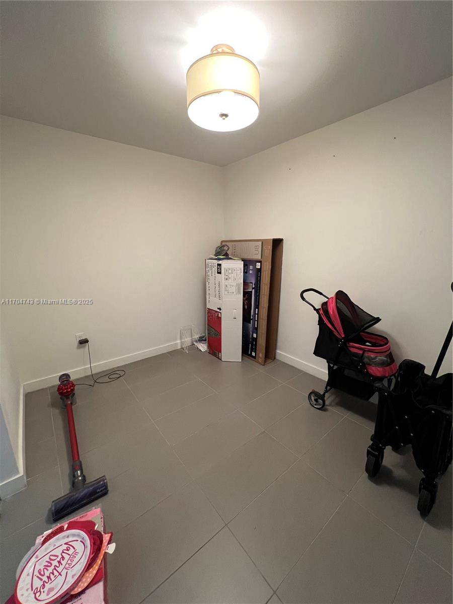 CANVAS CONDO - Residential