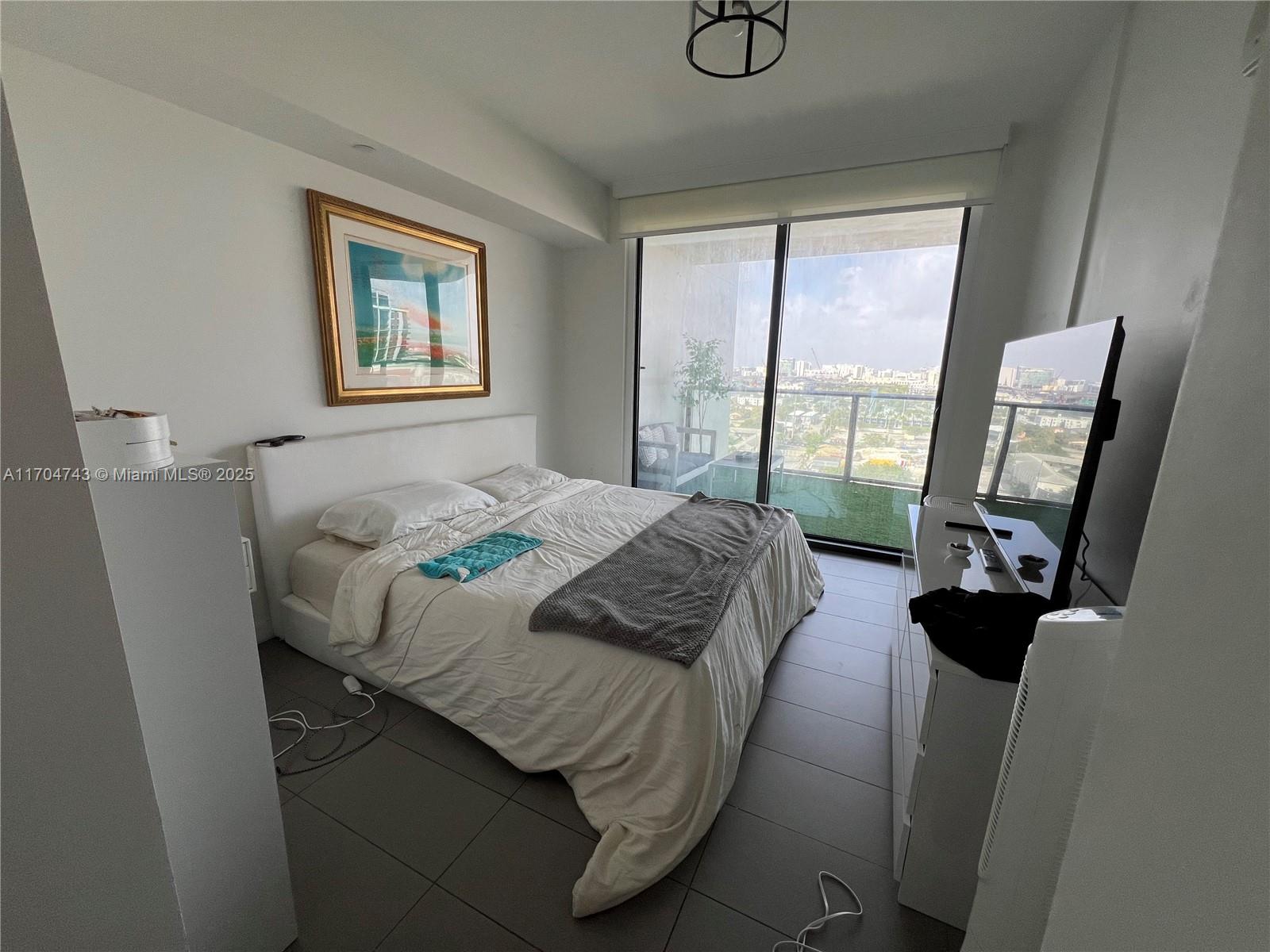 CANVAS CONDO - Residential