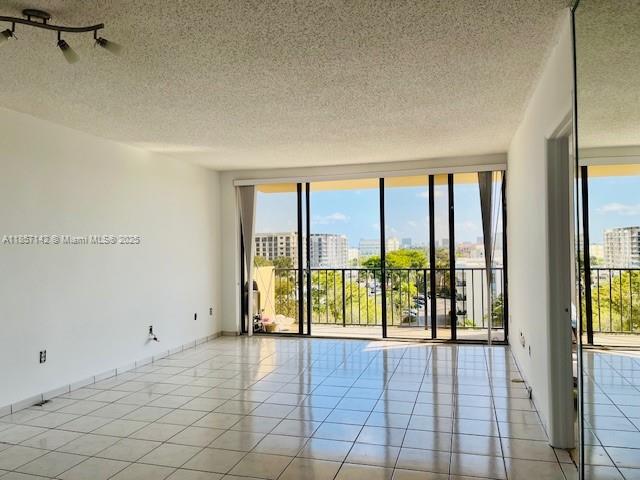 GREENWICH PH I CONDO - Residential