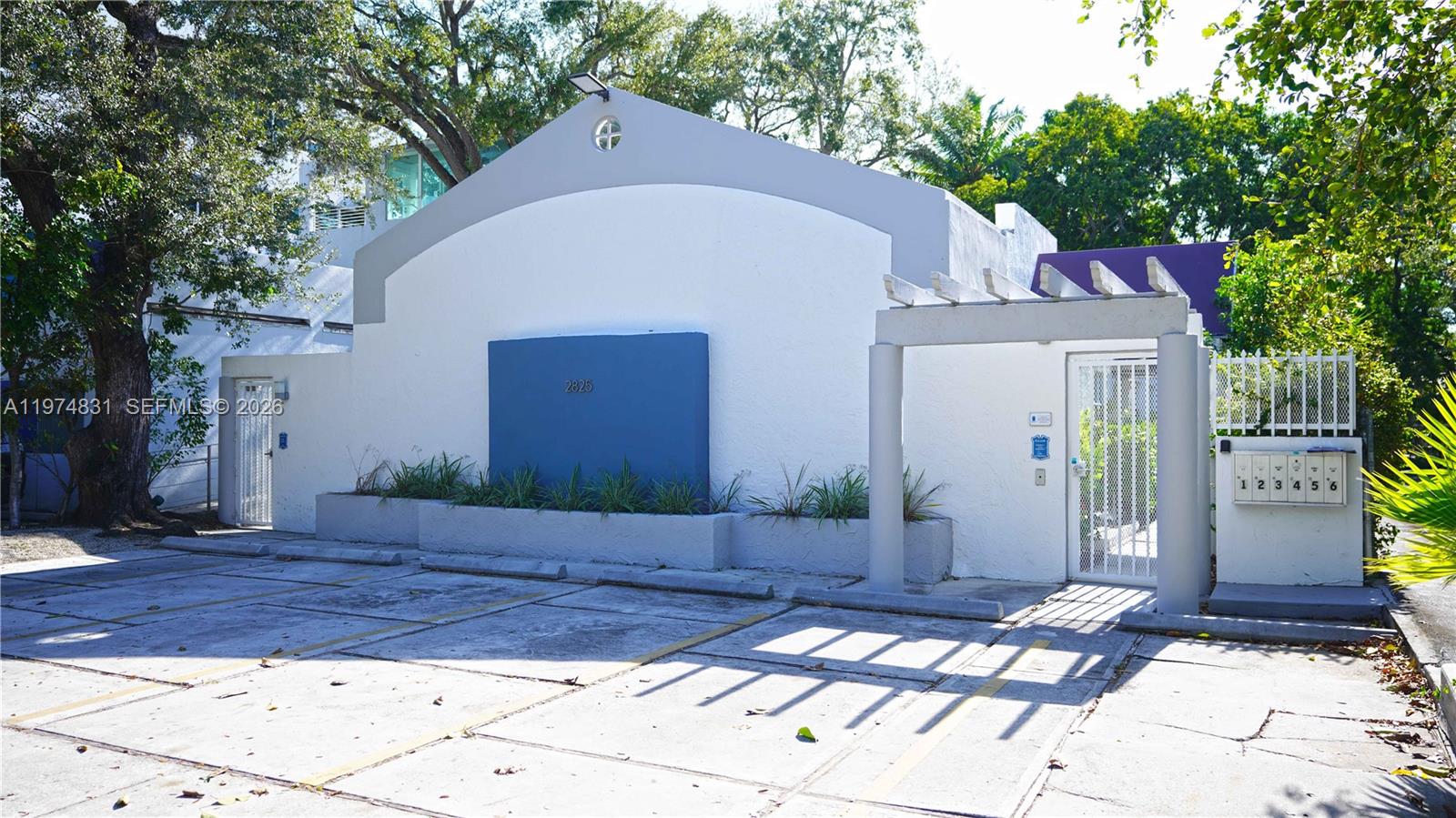 BRICKELL ESTATES - Residential Income