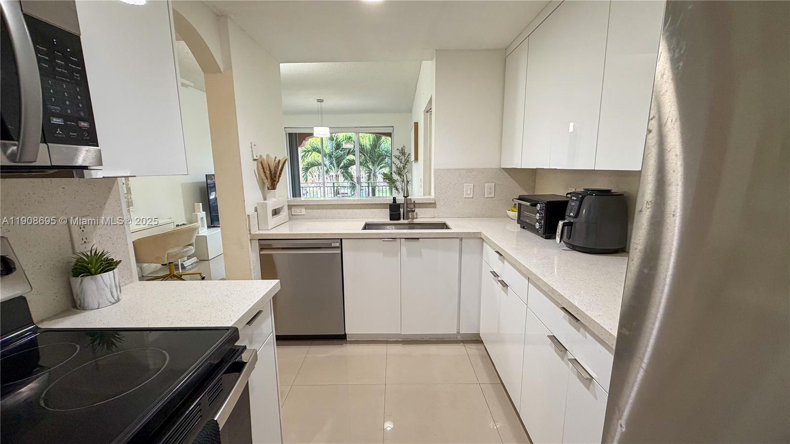 THE COURTS AT DORAL ISLES - Residential Lease