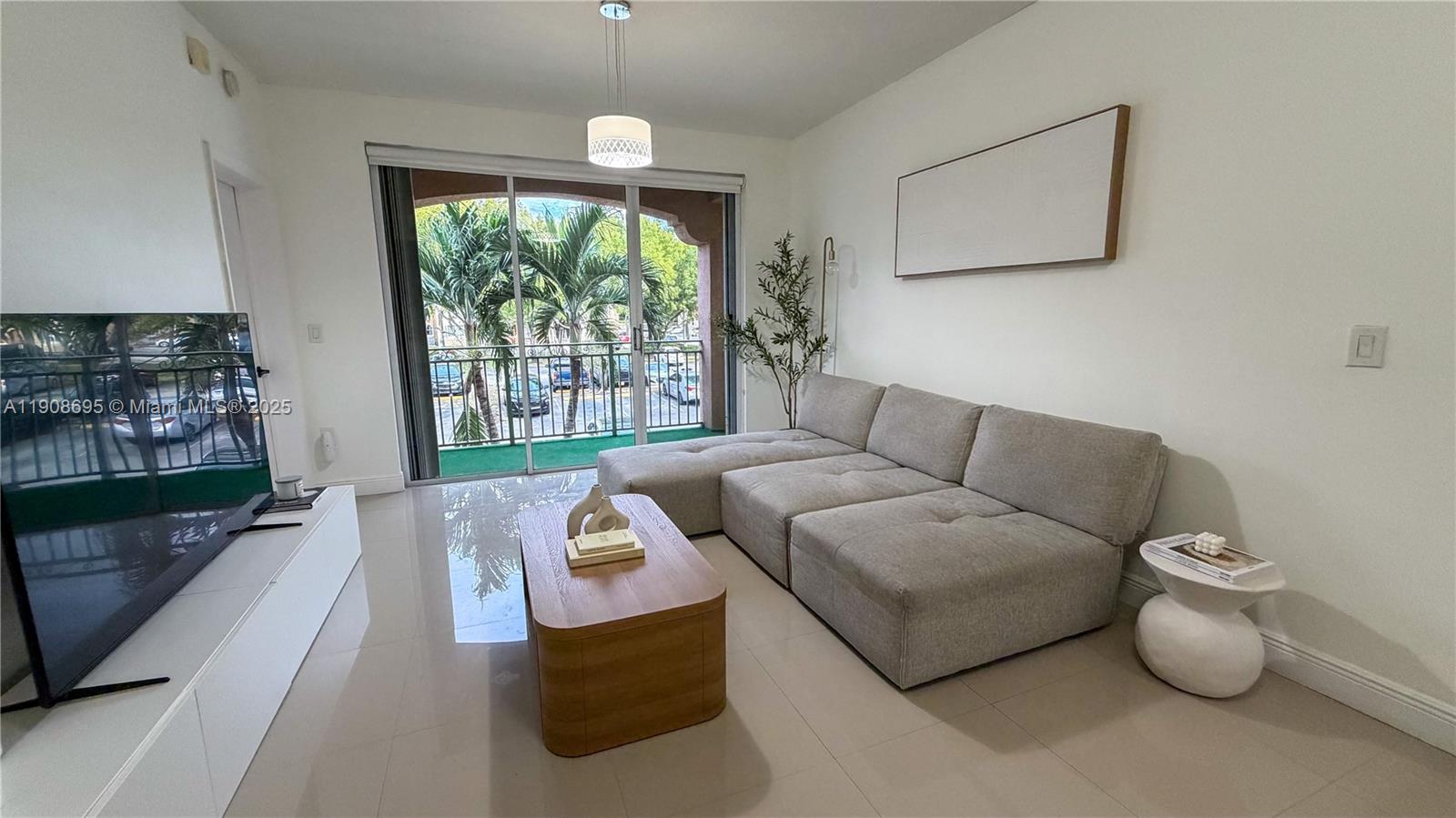 THE COURTS AT DORAL ISLES - Residential Lease