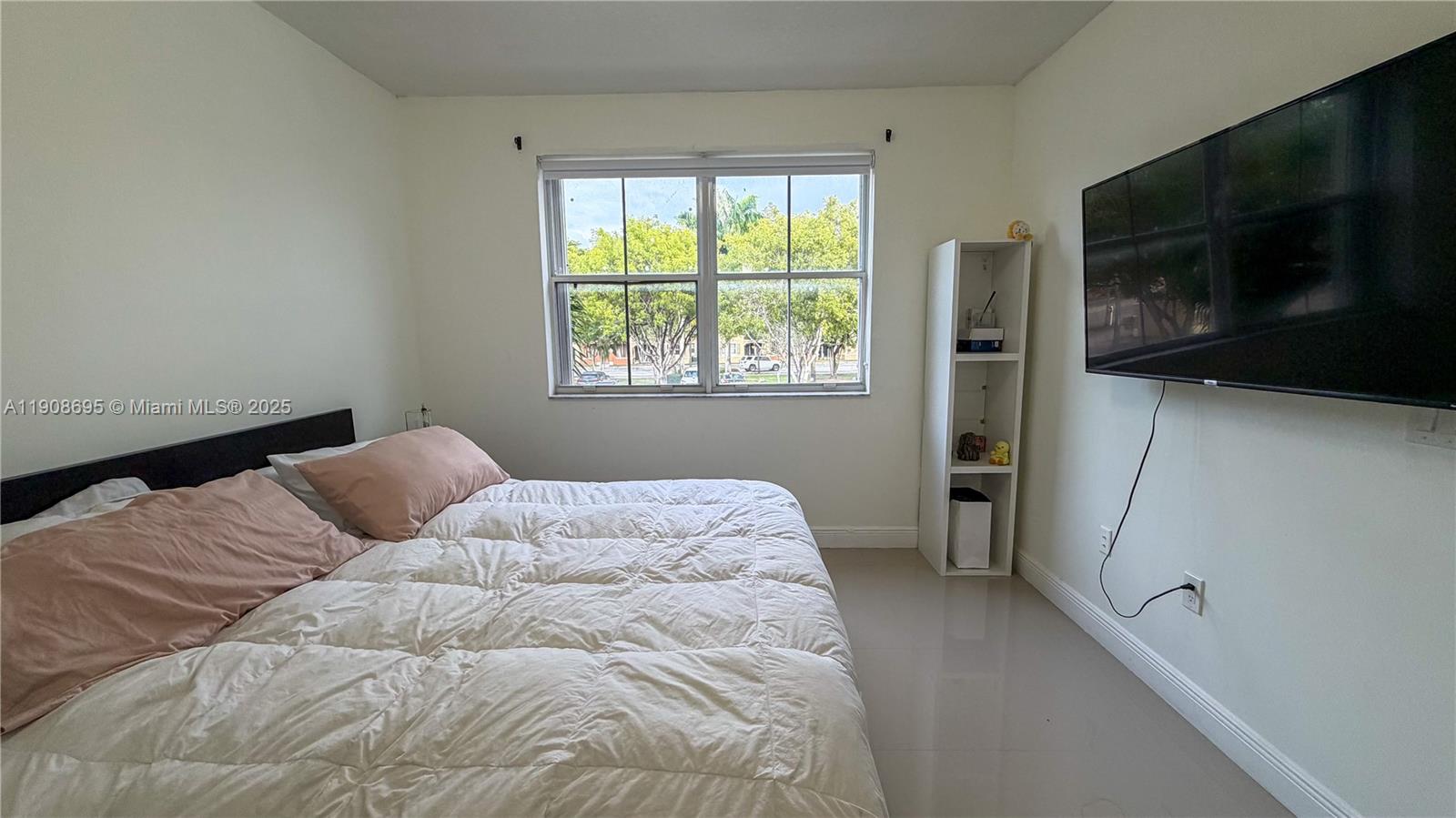 THE COURTS AT DORAL ISLES - Residential Lease