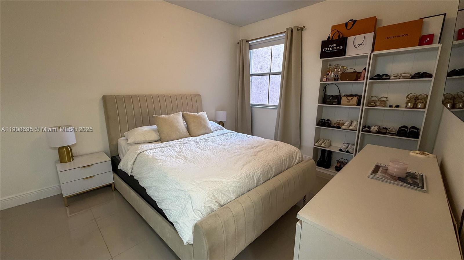 THE COURTS AT DORAL ISLES - Residential Lease