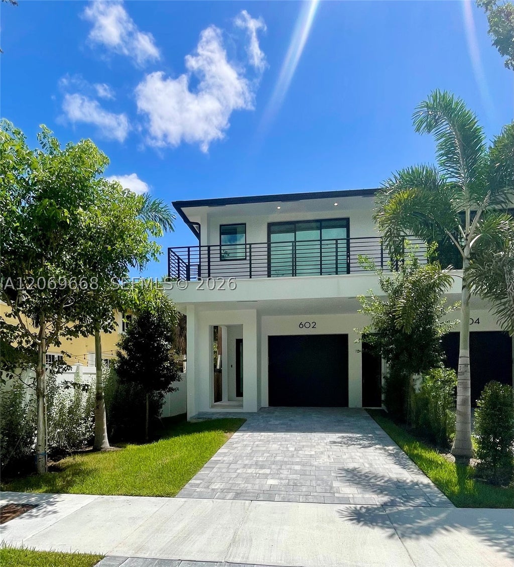 Photo of 602 SW 7th Ave #0, Fort Lauderdale, FL 33315 (MLS # A12069668)