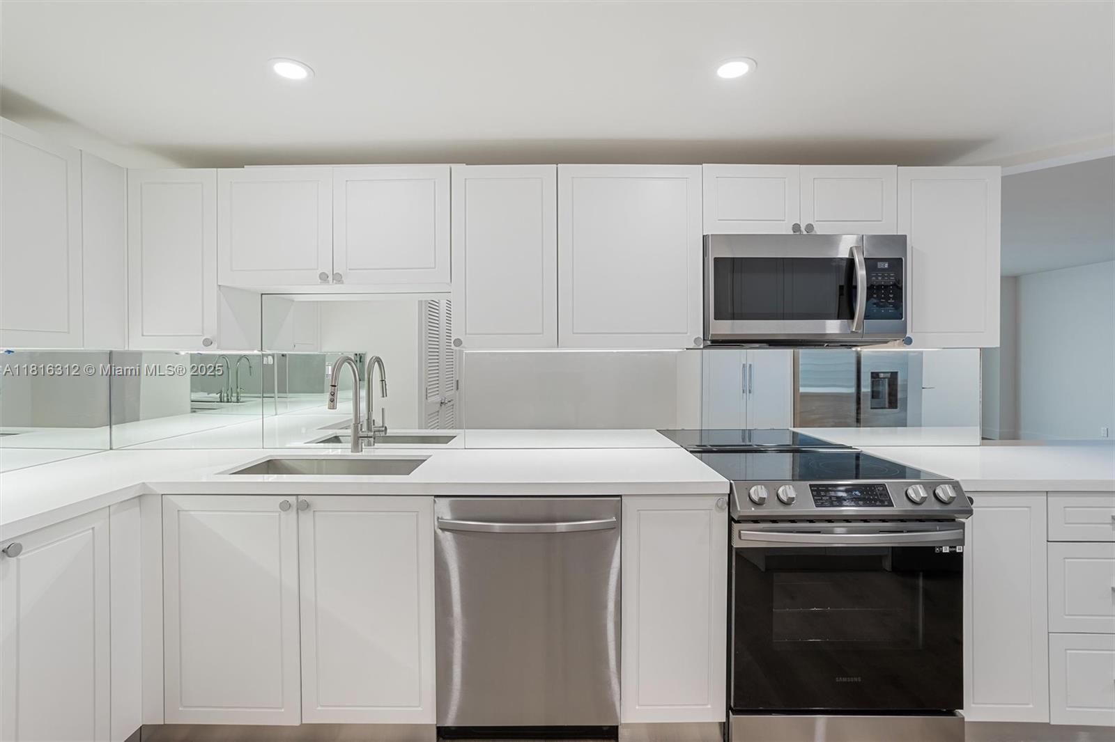 555 NE 34th St 602