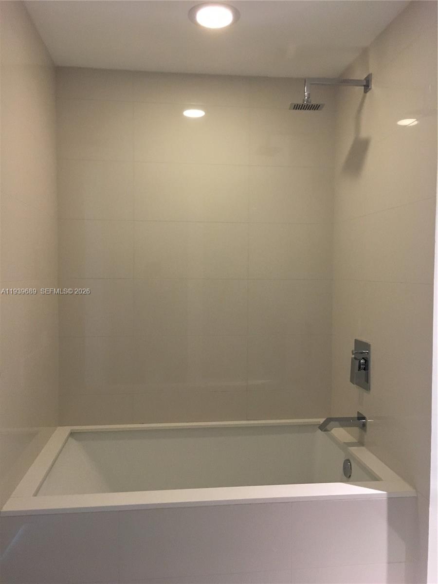 SLS BRICKELL CONDO - Residential