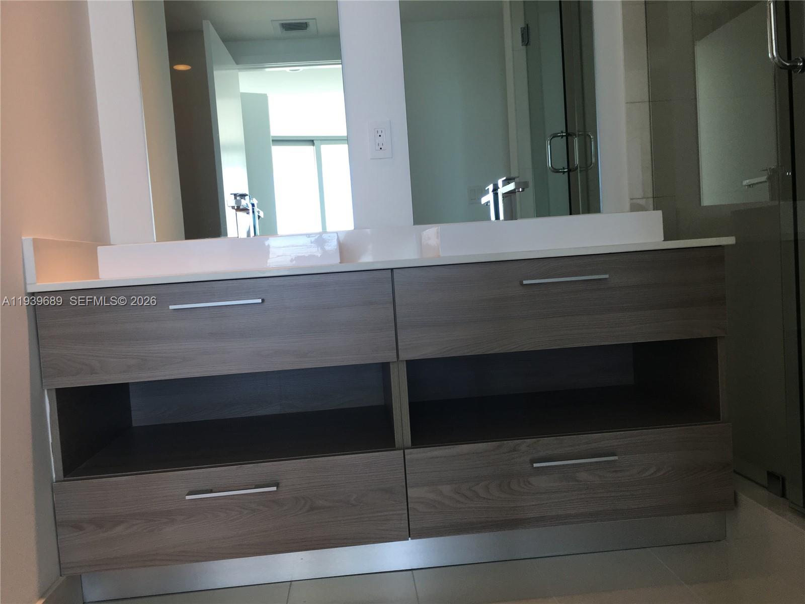 SLS BRICKELL CONDO - Residential