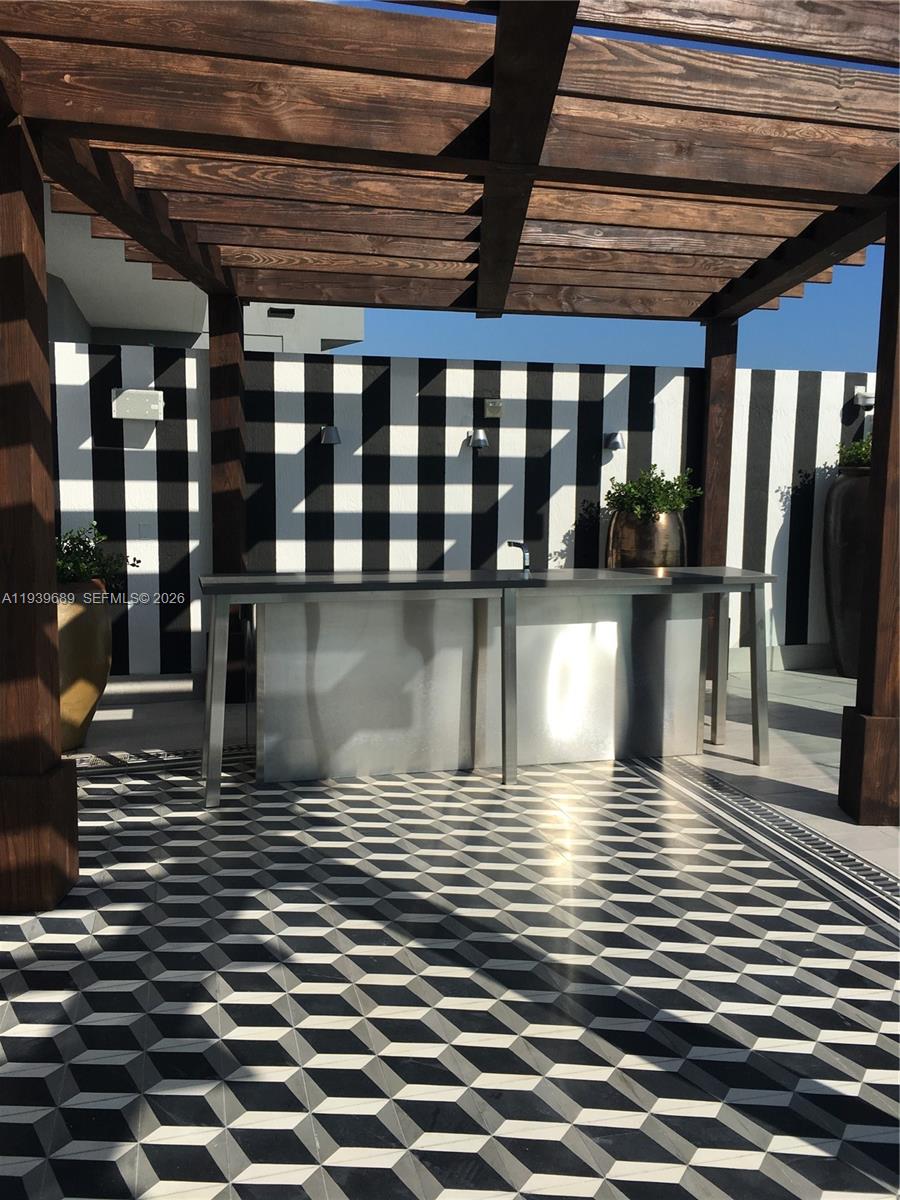 SLS BRICKELL CONDO - Residential