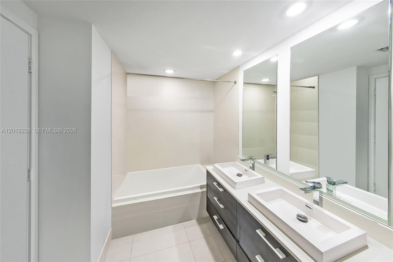 BRICKELL HEIGHTS EAST CON - Residential