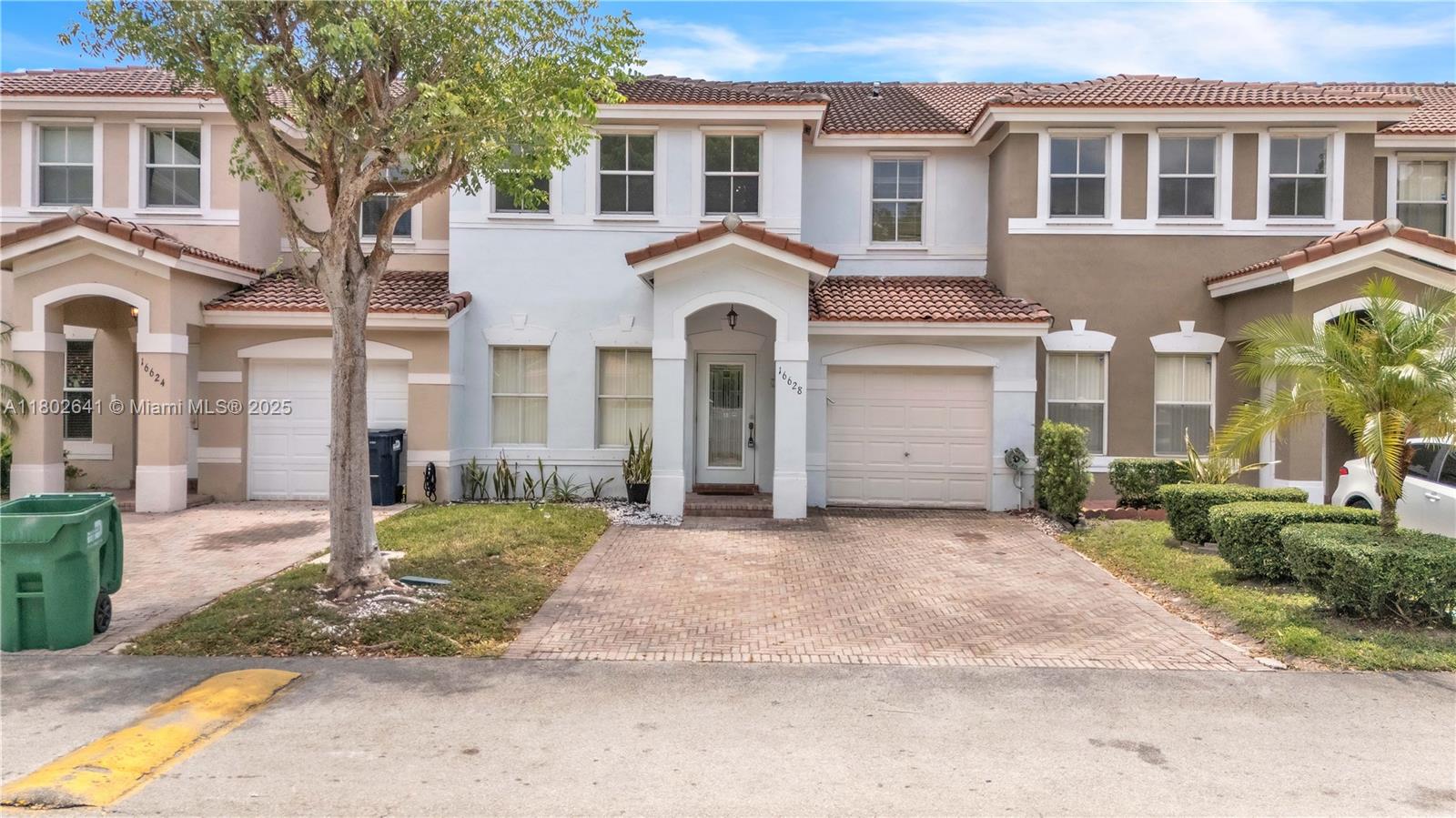 Rental Property at 16628 Sw 47th Ter, Miami, Broward County, Florida - Bedrooms: 3 
Bathrooms: 3  - $3,400 MO.