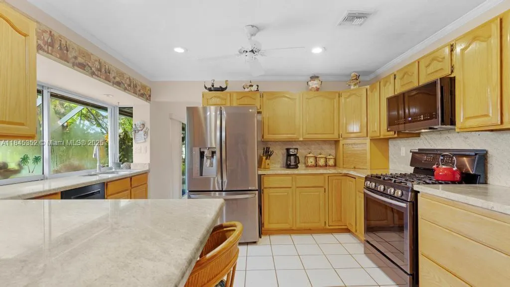 Miami, Florida 33176, United States, 4 Bedrooms Bedrooms, ,3 BathroomsBathrooms,Residential,Active,177493