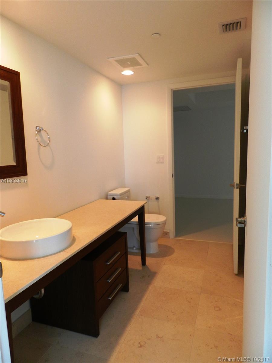 ICONBRICKELL CONDO NO 1 - Residential Lease