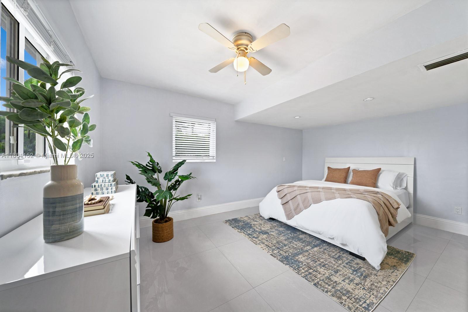 LAKE CATALINA - Residential