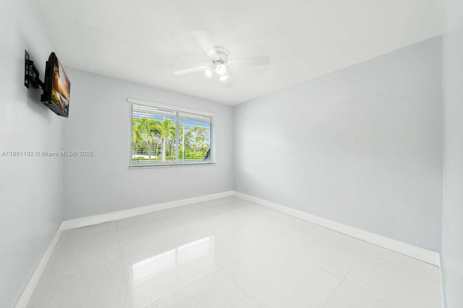 LAKE CATALINA - Residential