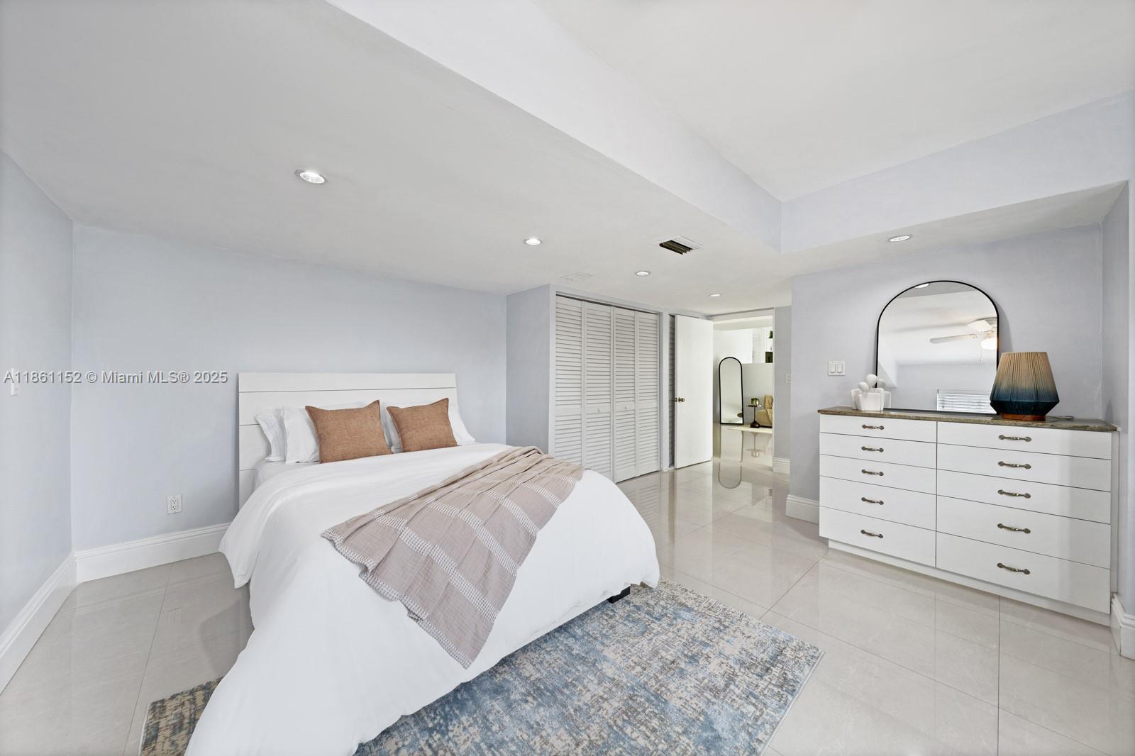 LAKE CATALINA - Residential