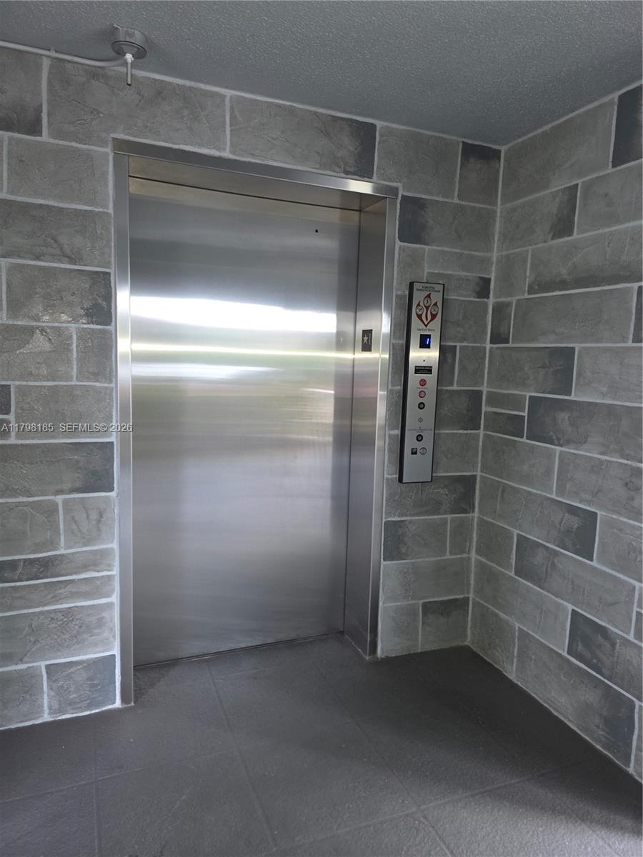 CAMBRIDGE AT CENTURY VILL - Residential