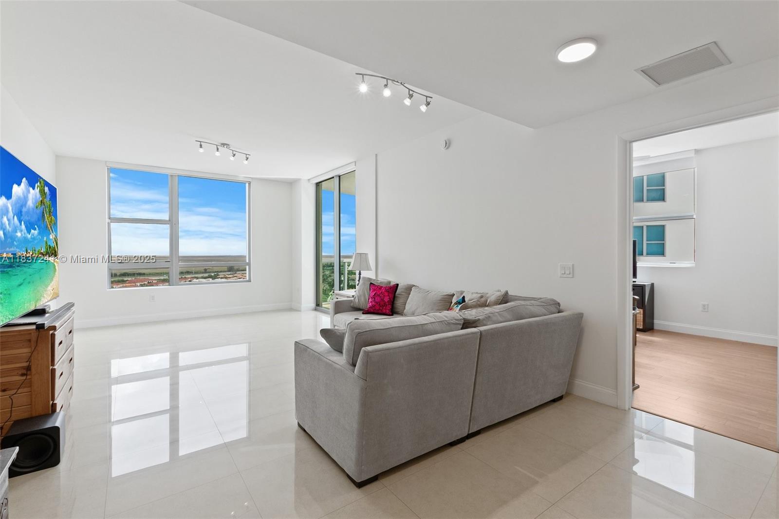 TAO SAWGRASS CONDOMINIUM - Residential