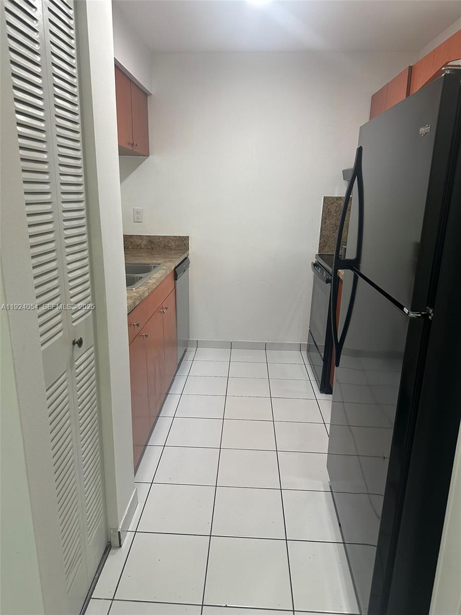 Kendall Lakes East Patio - Residential Lease