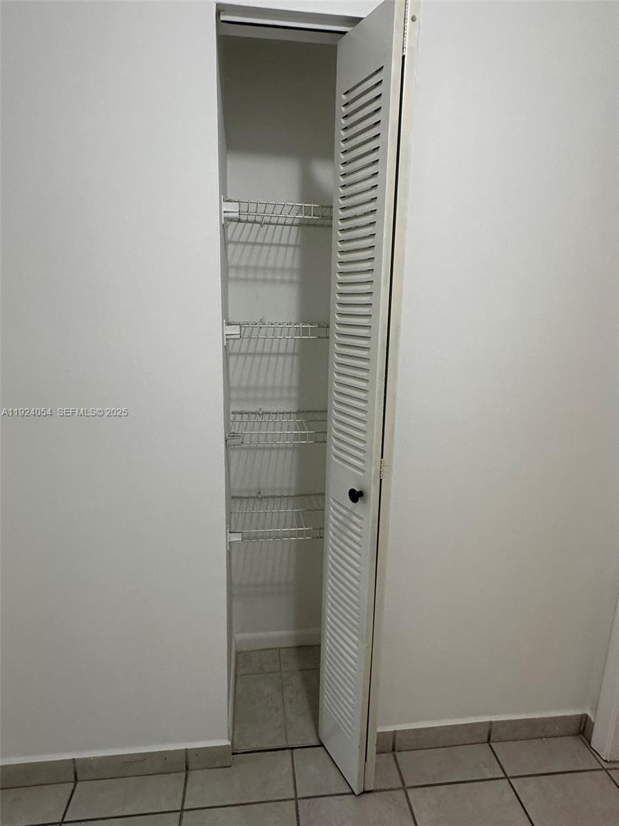 Kendall Lakes East Patio - Residential Lease