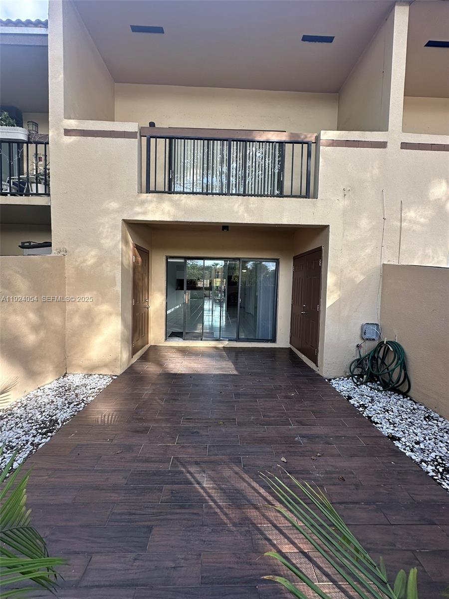 Kendall Lakes East Patio - Residential Lease